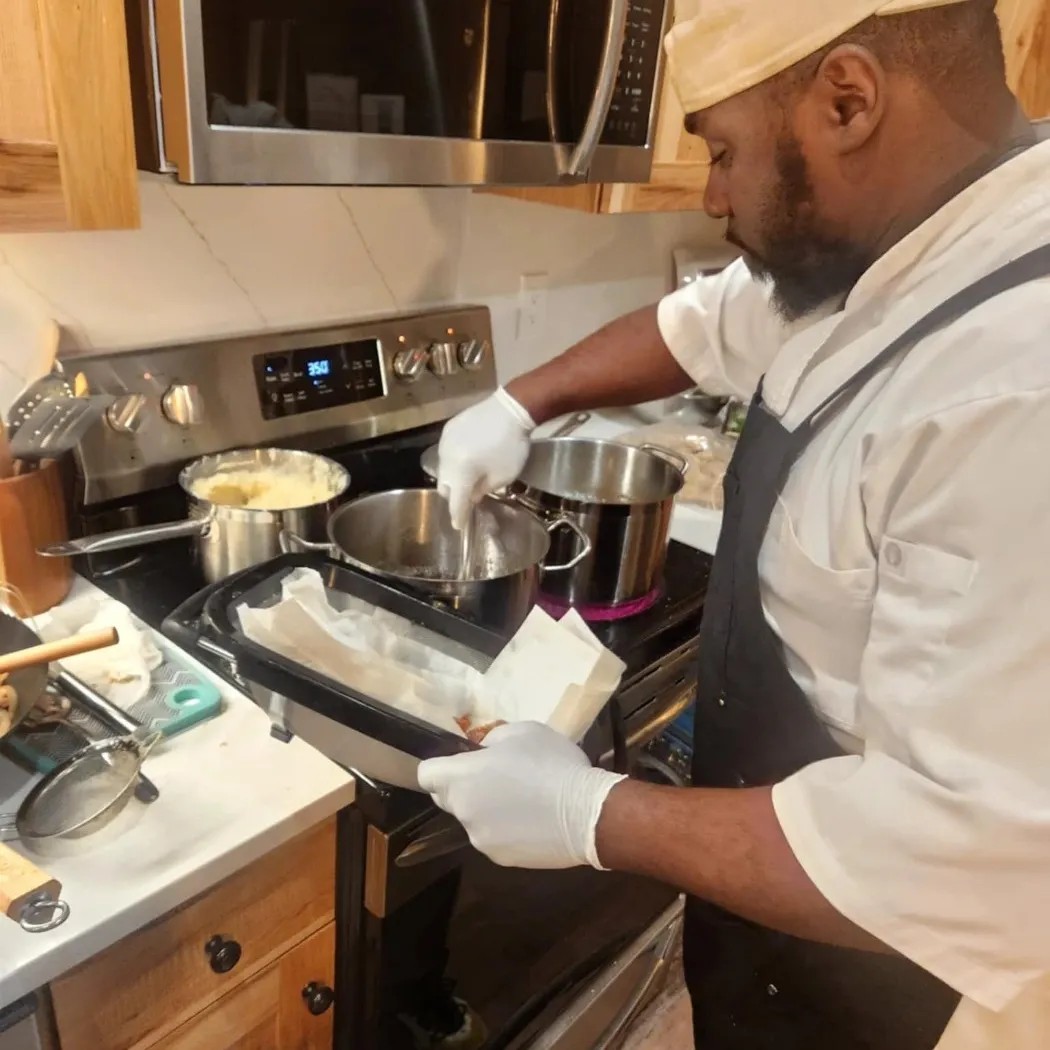 Image alt description