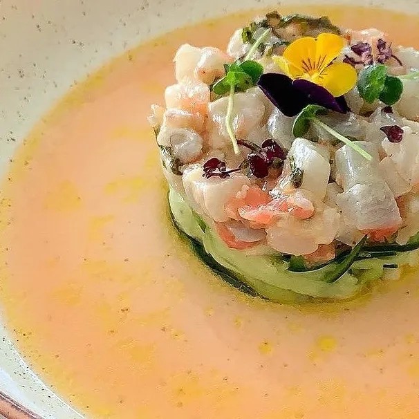 Image alt description