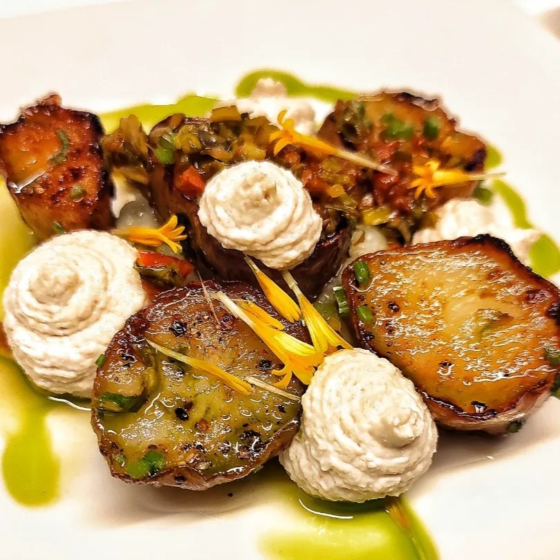 Image alt description