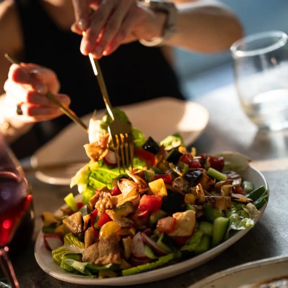 Image alt description