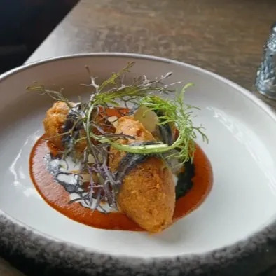 Image alt description