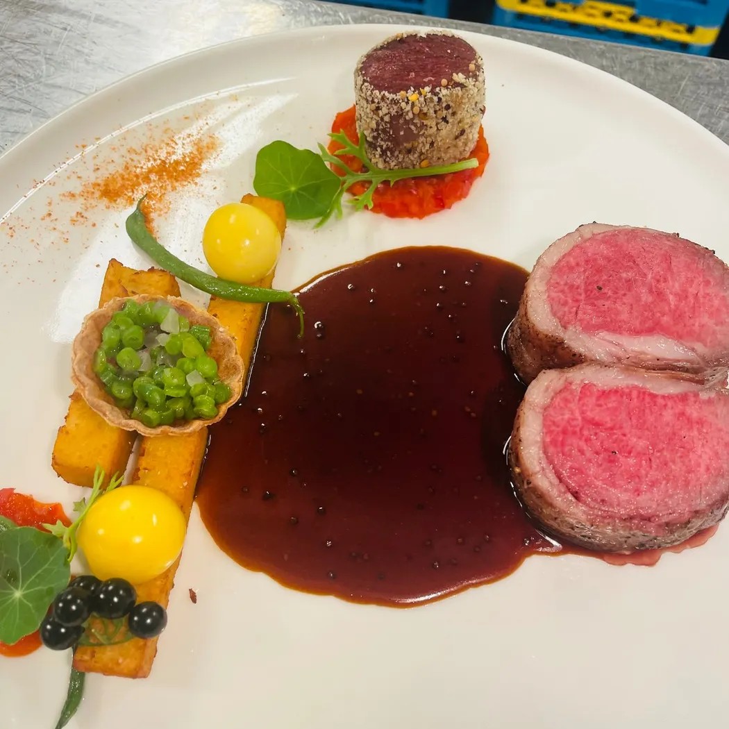 Image alt description