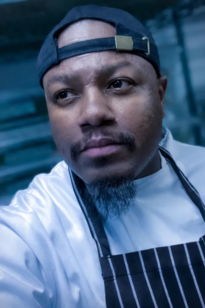 Image alt description