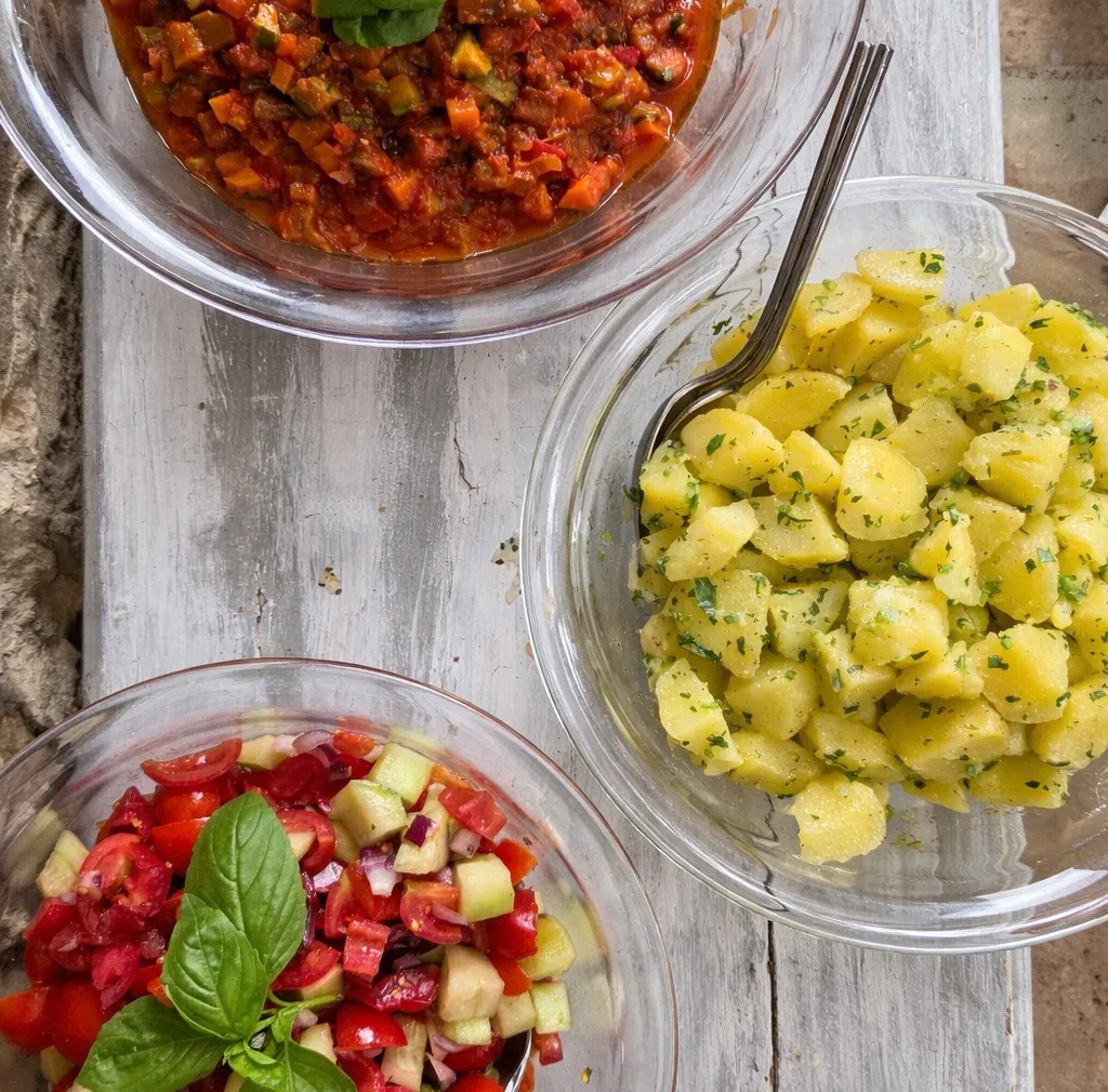 Image alt description