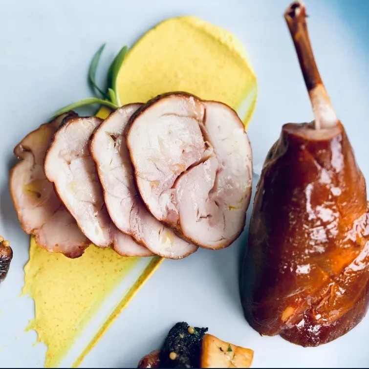 Image alt description