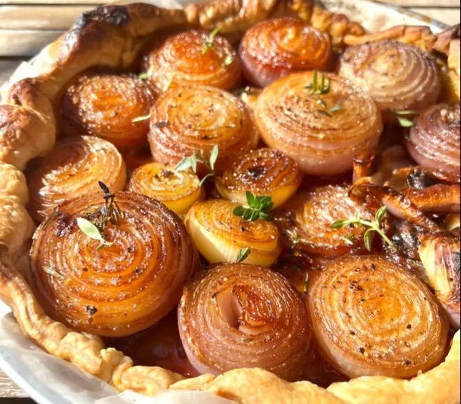 Image alt description