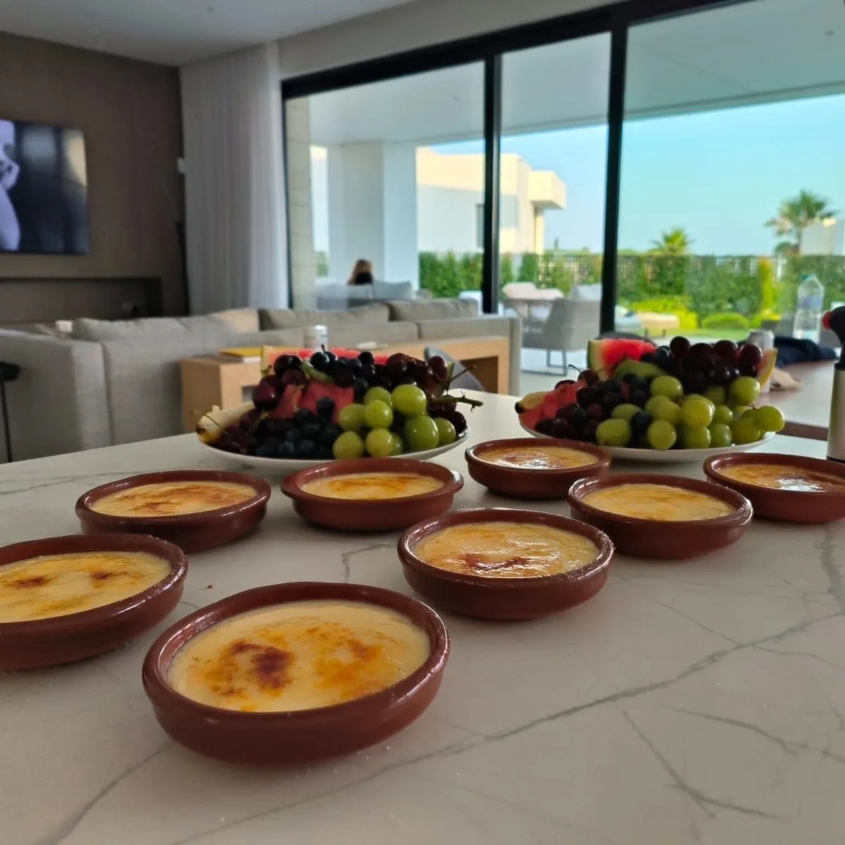 Image alt description