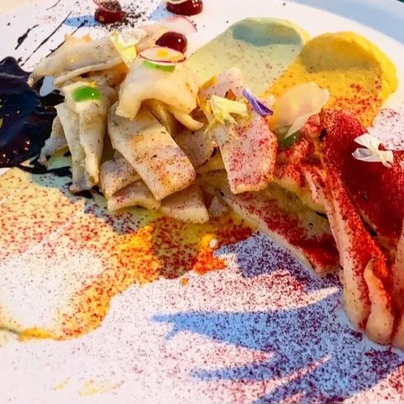 Image alt description