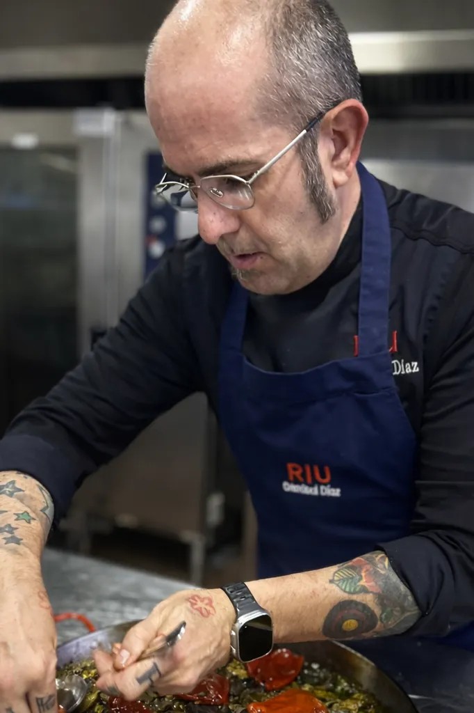 Image alt description