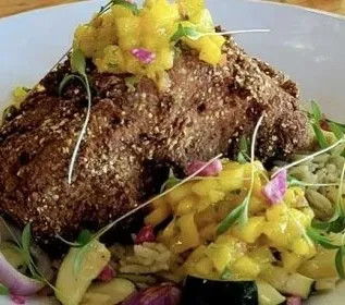 Image alt description