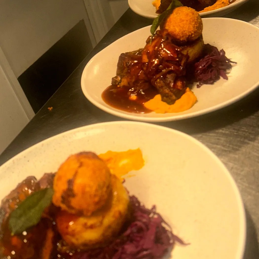 Image alt description