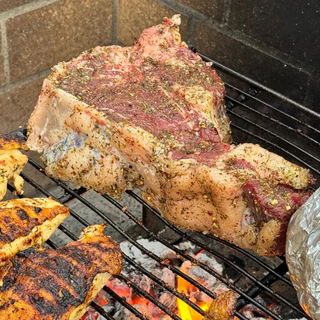 Image alt description