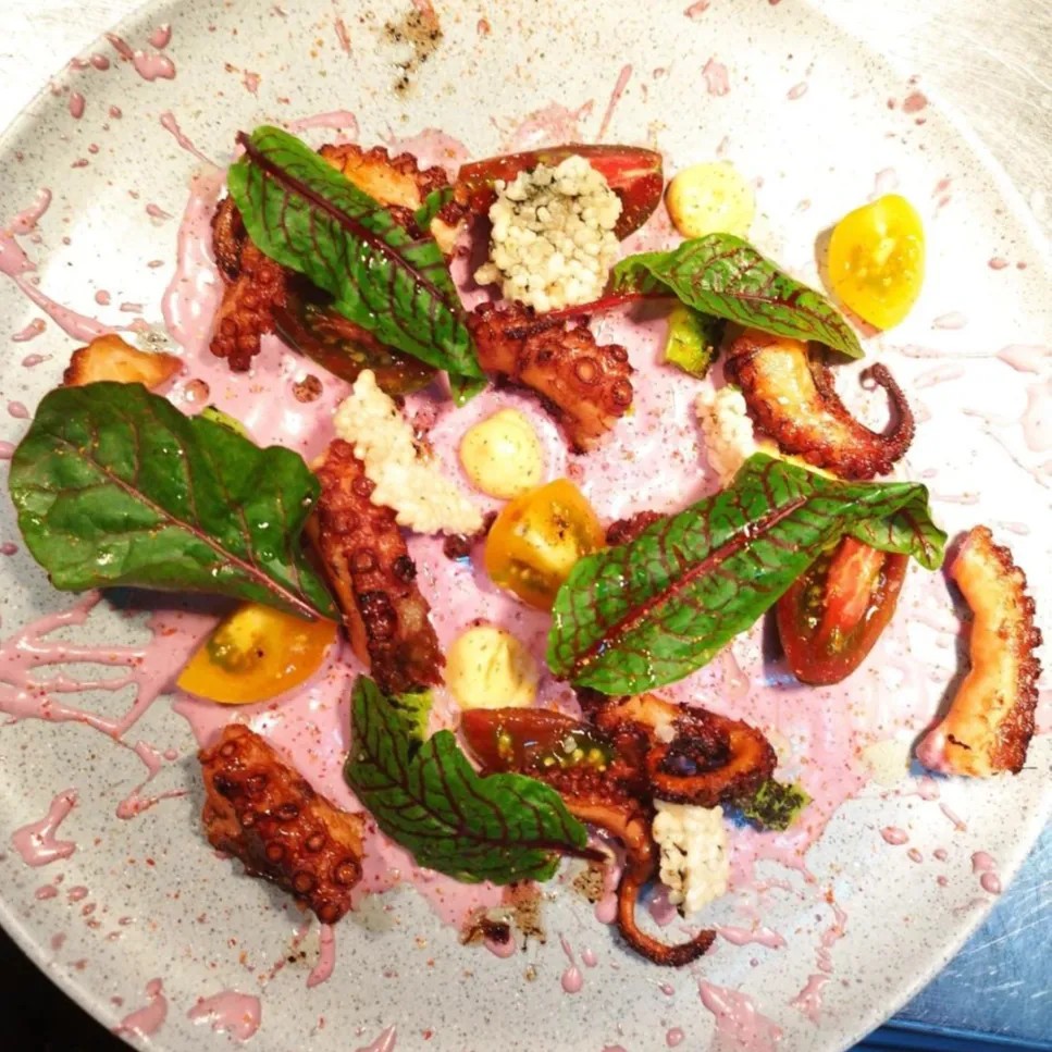 Image alt description