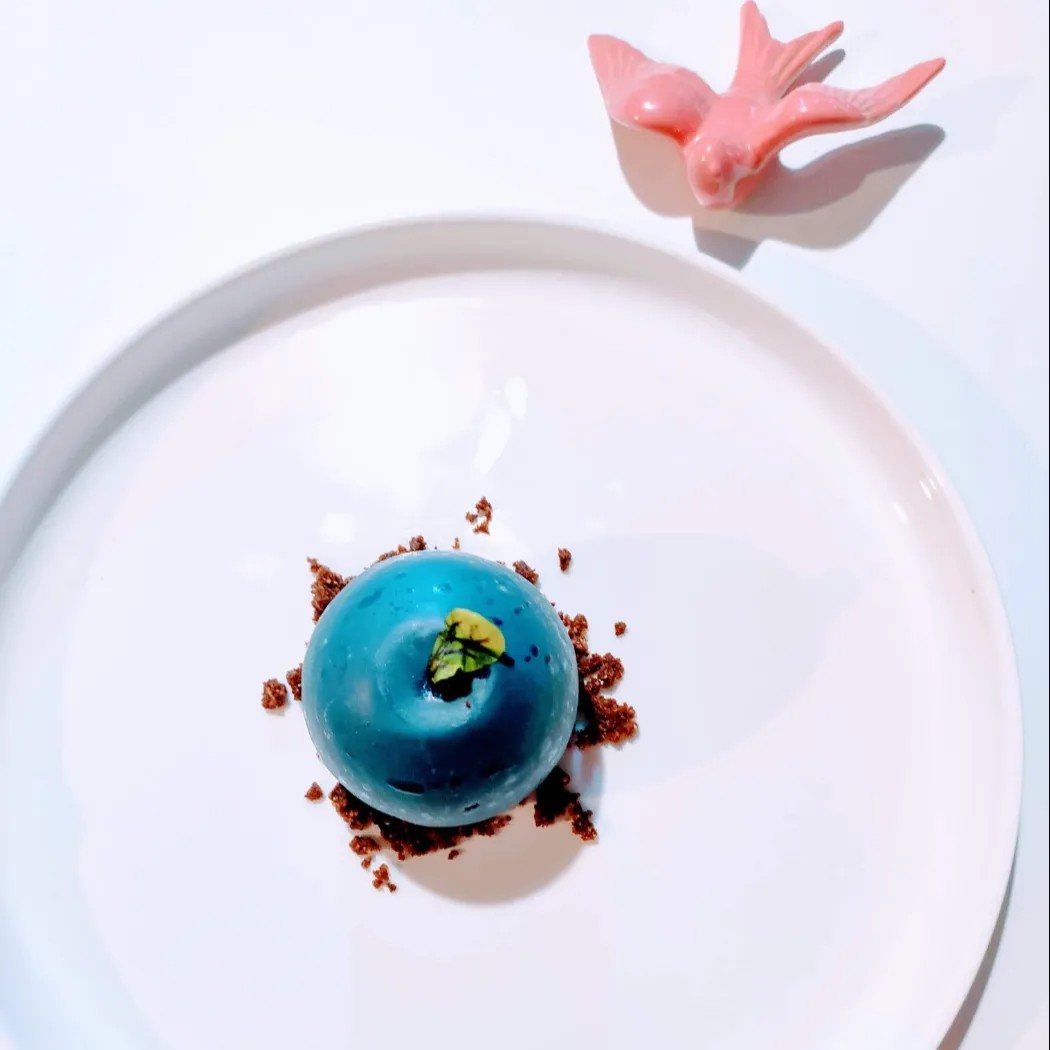 Image alt description