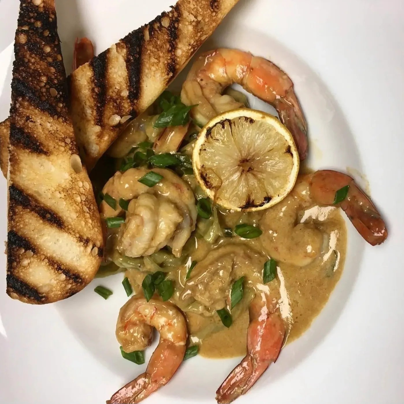 Image alt description