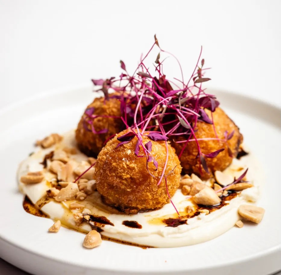 Image alt description