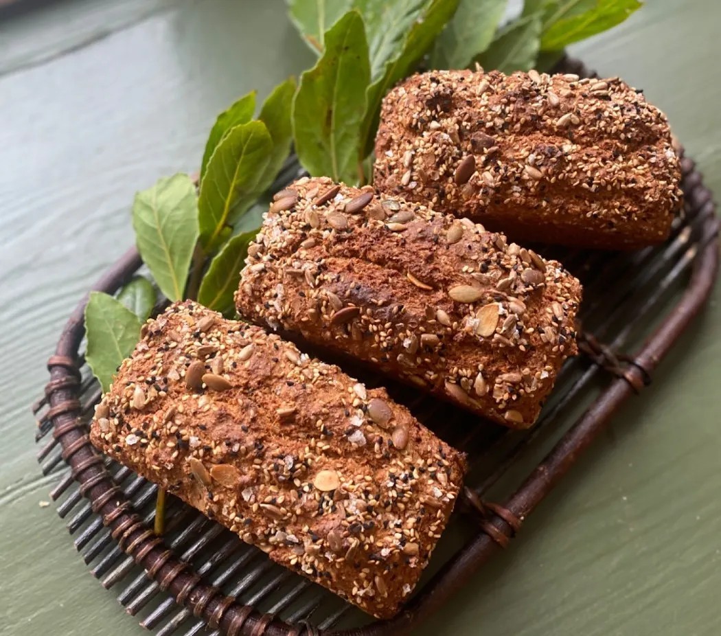 Image alt description