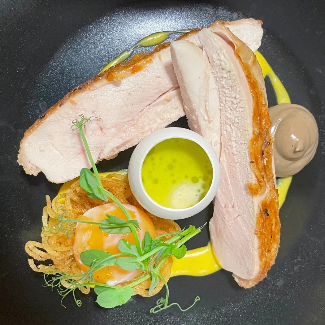 Image alt description