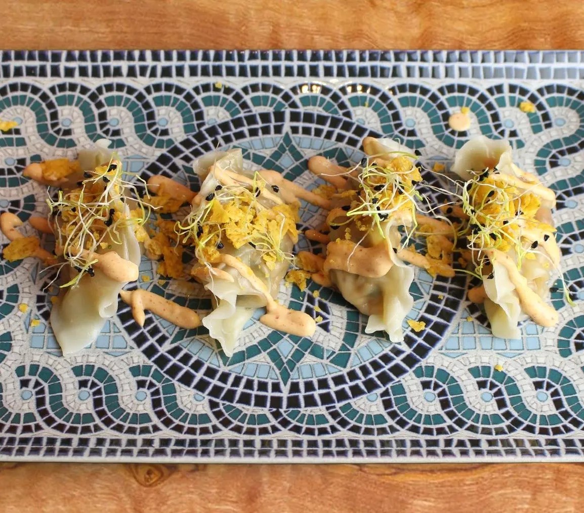 Image alt description