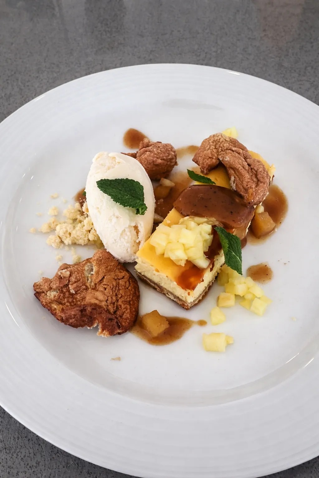 Image alt description