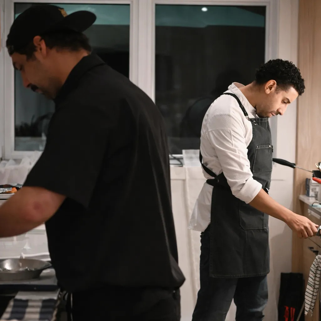 Image alt description