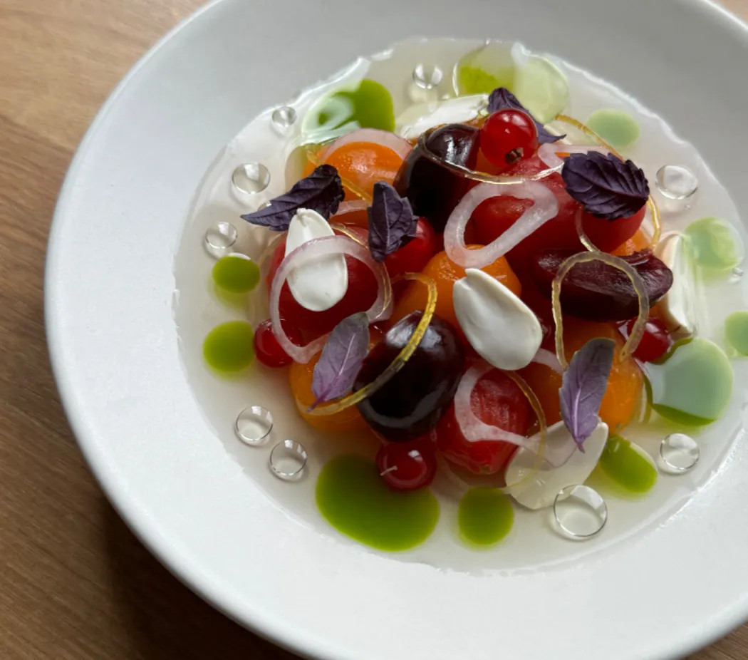 Image alt description