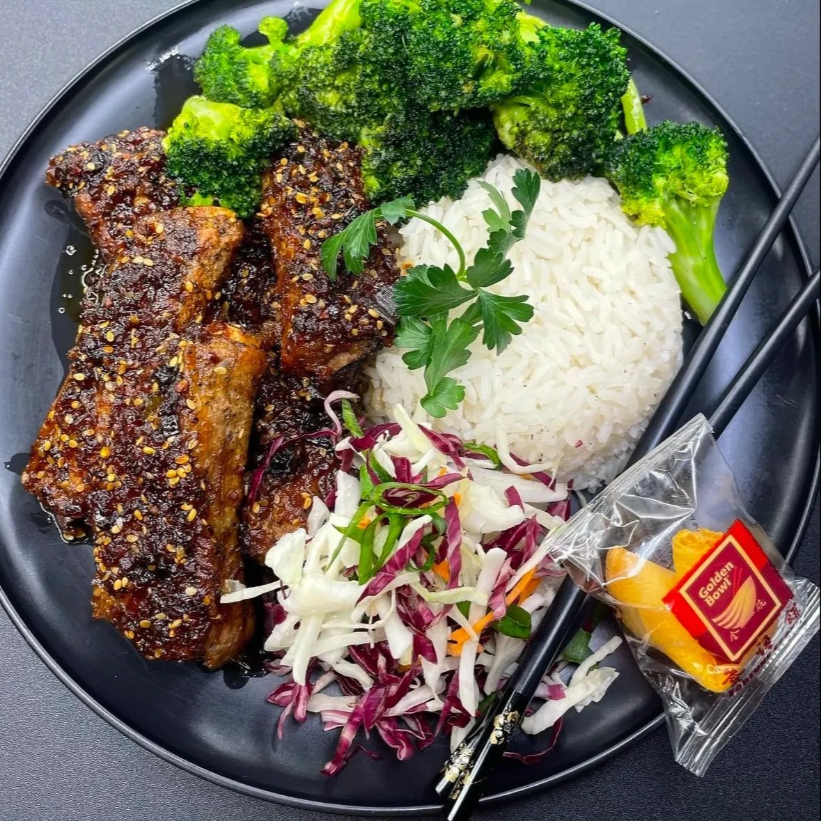 Image alt description