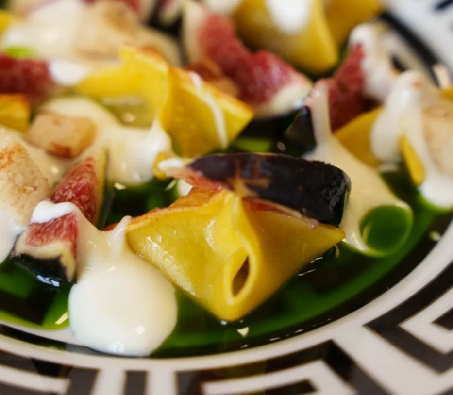 Image alt description