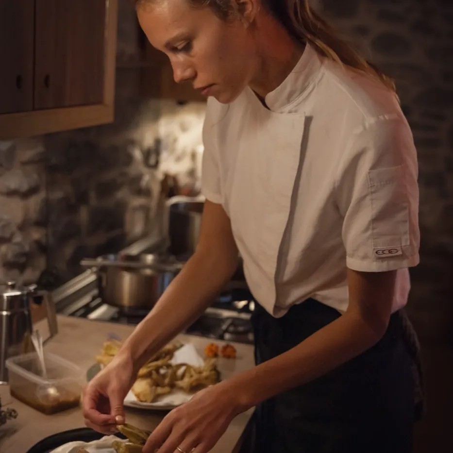 Image alt description