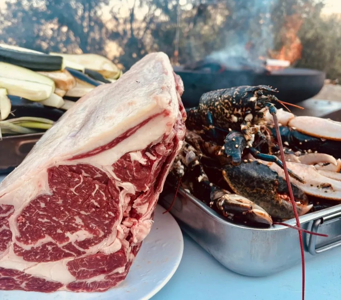 Image alt description