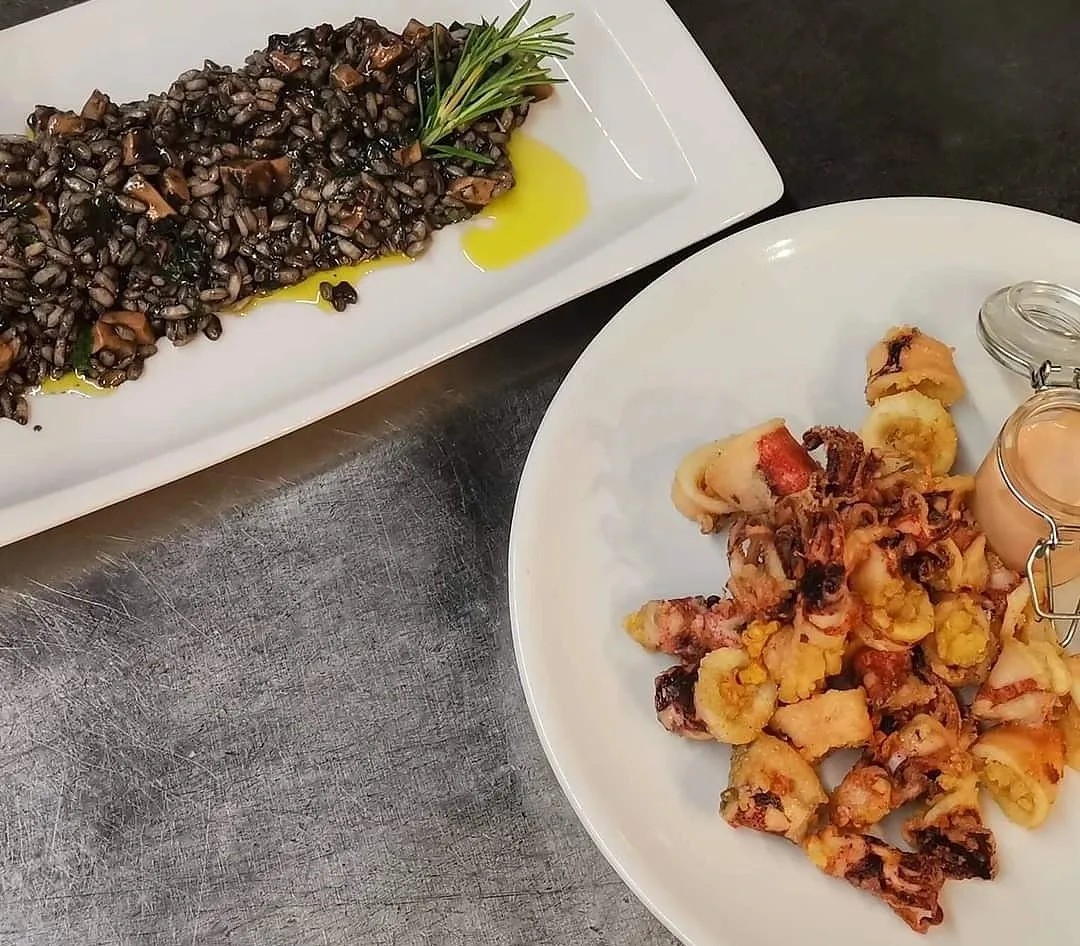 Image alt description