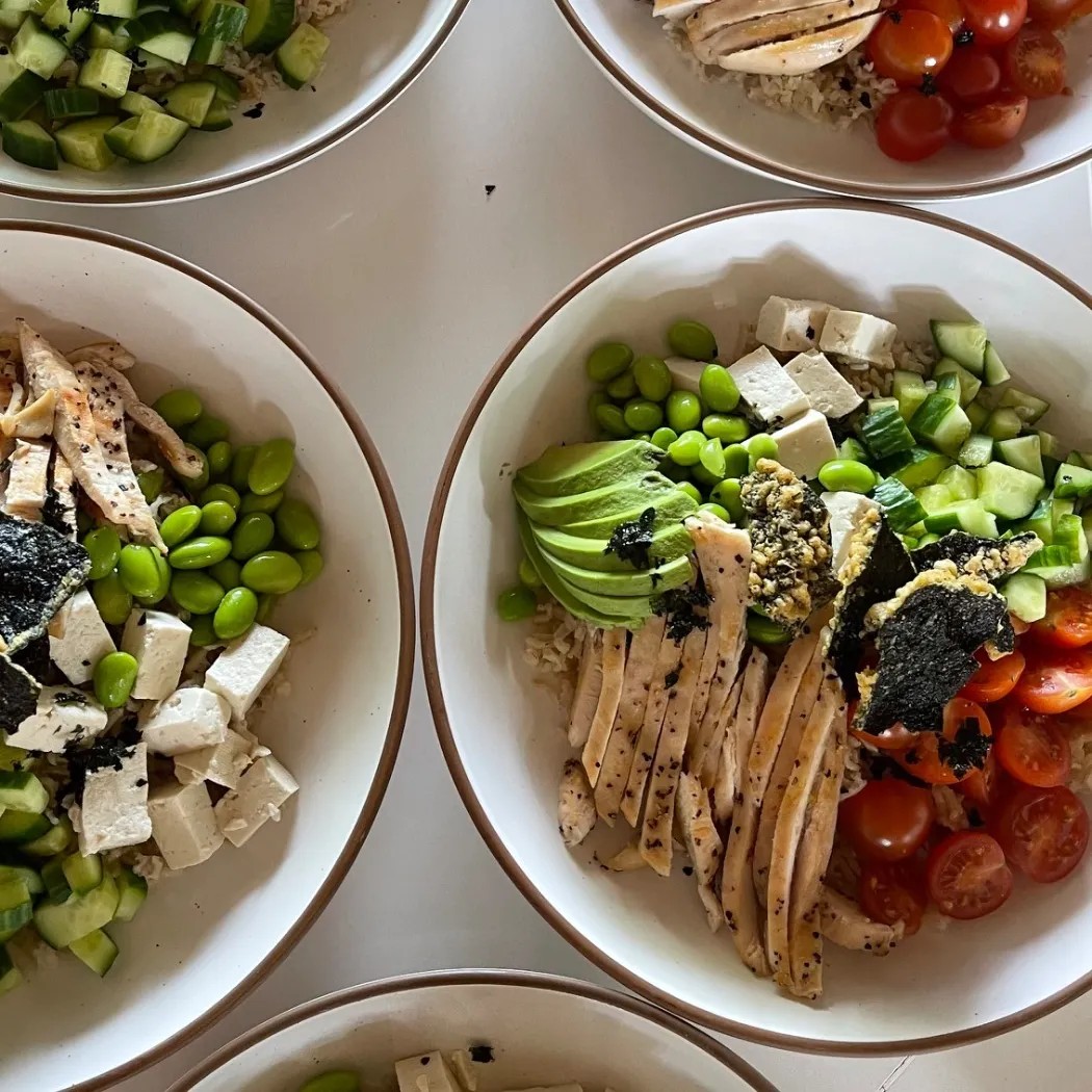 Image alt description