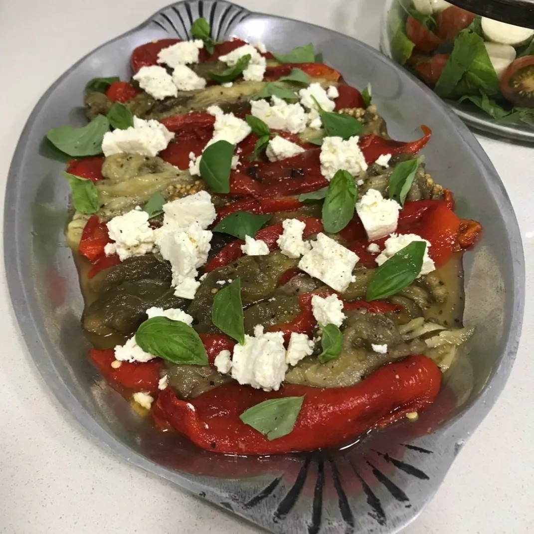 Image alt description