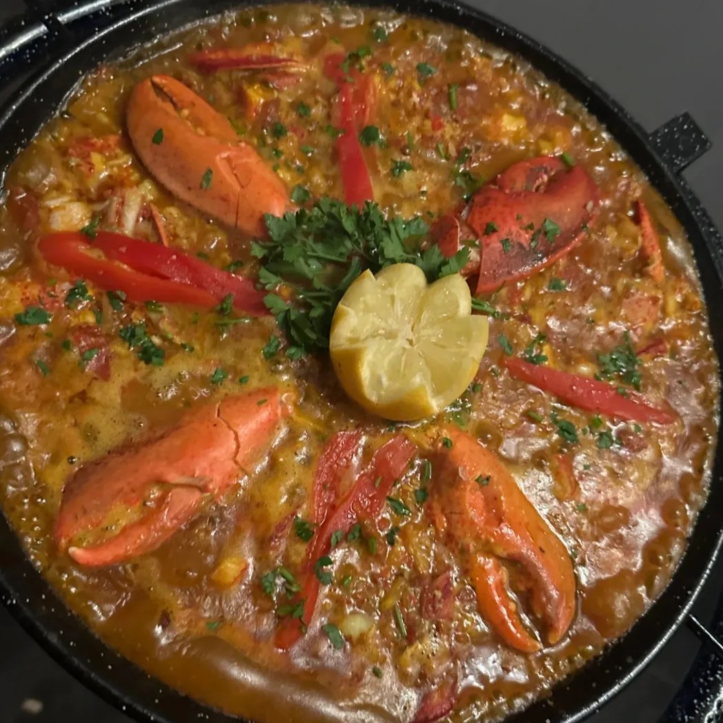 Image alt description