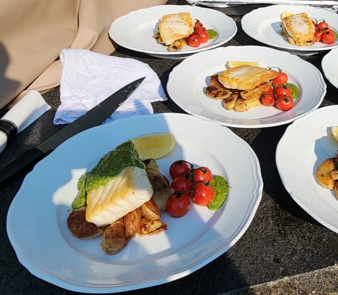 Image alt description