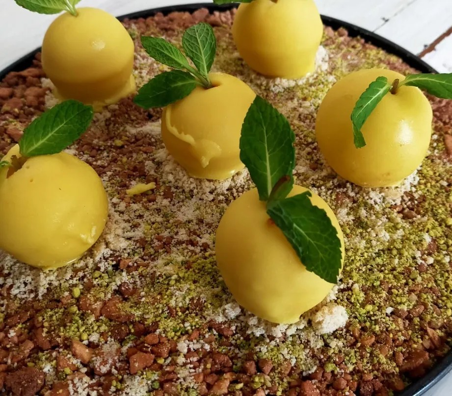 Image alt description