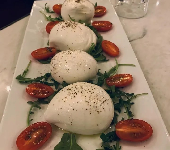 Image alt description