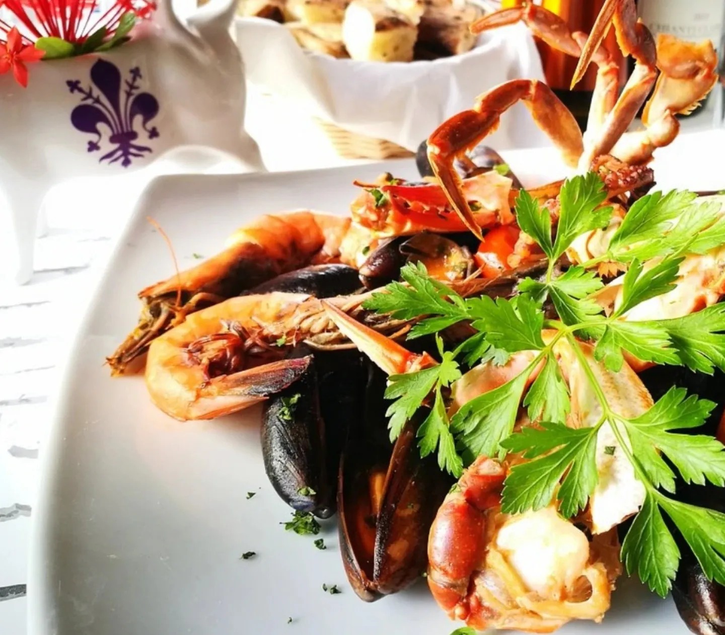 Image alt description