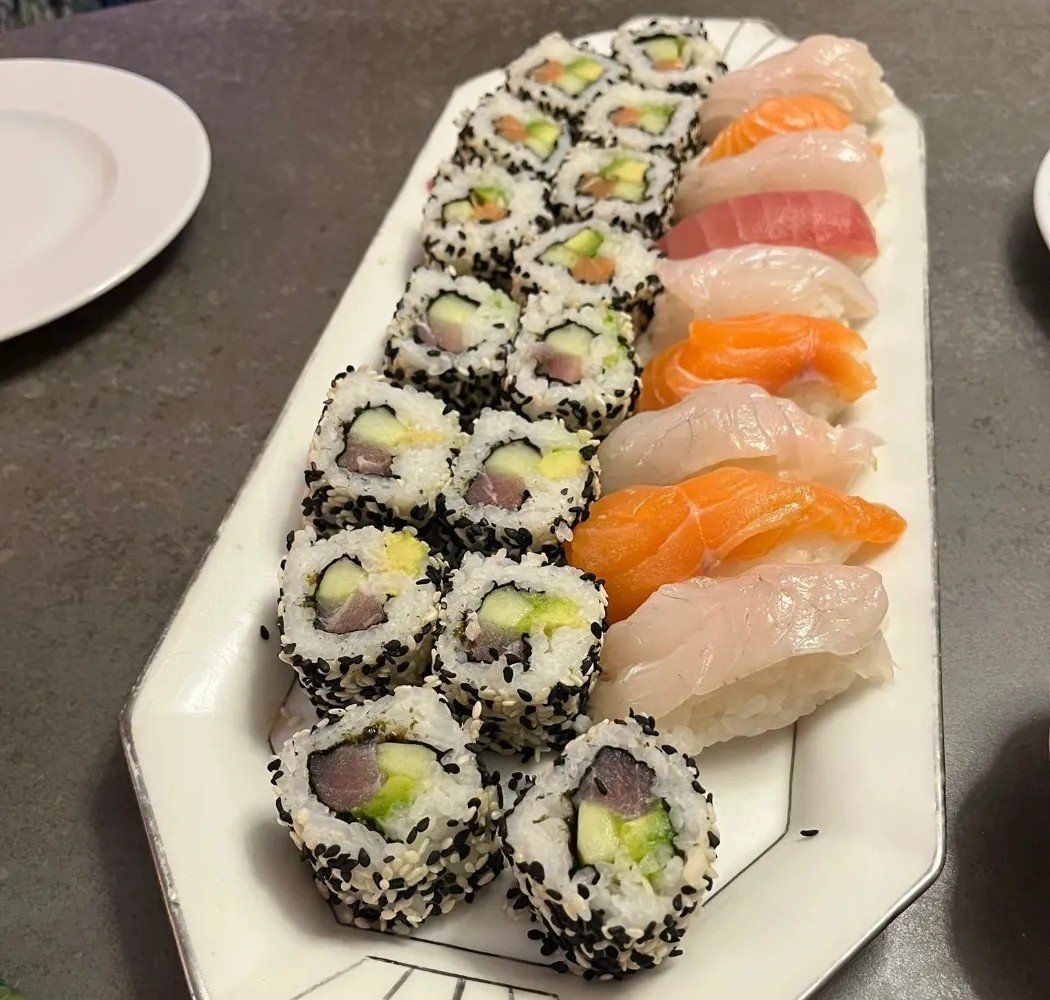 Image alt description