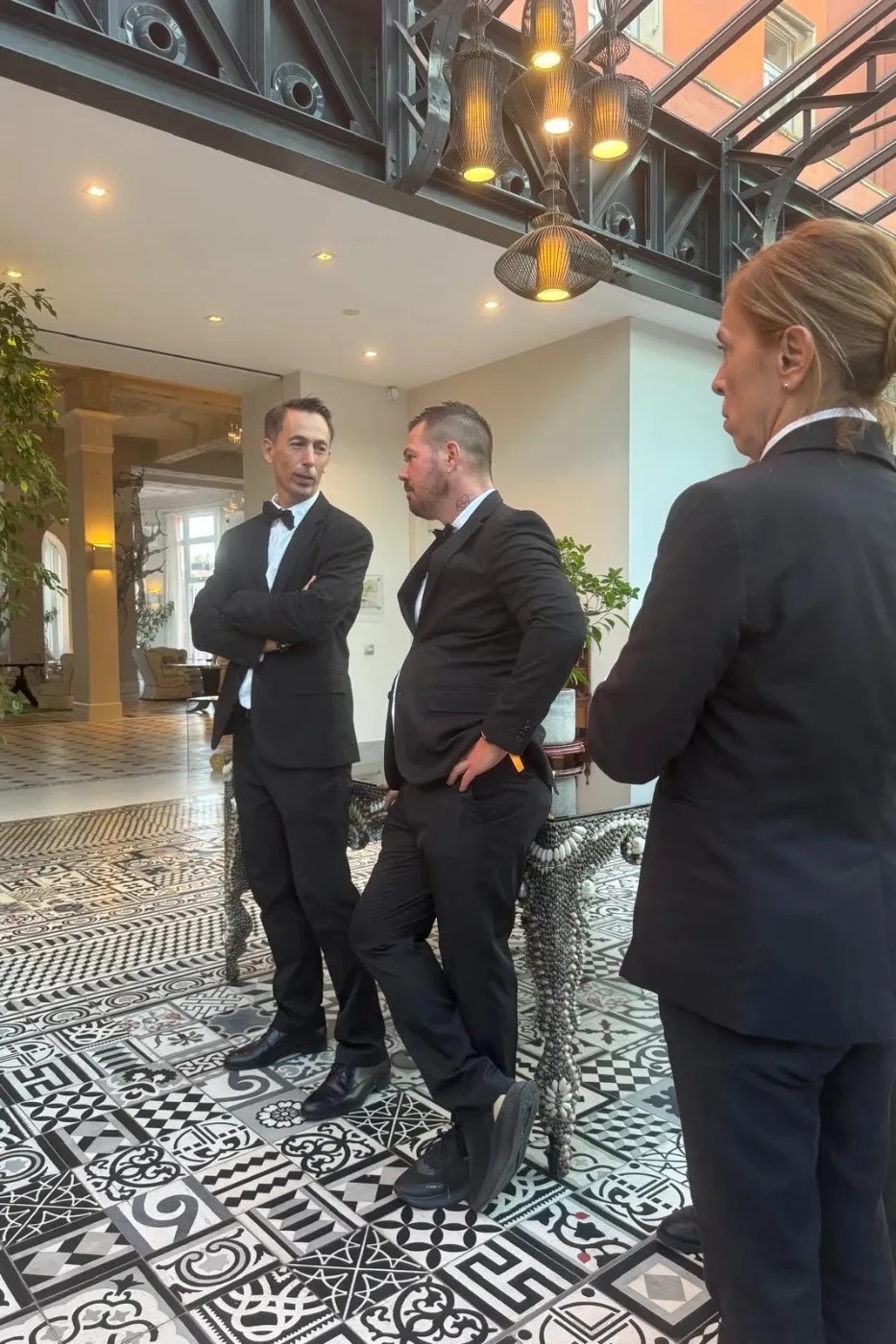 Image alt description