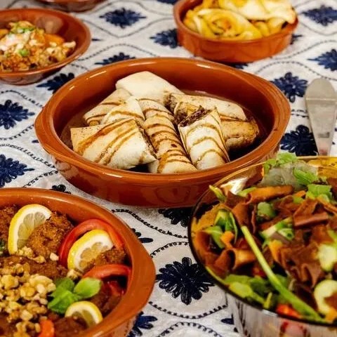 Image alt description