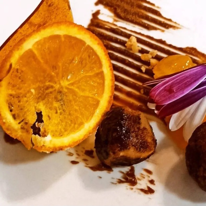 Image alt description