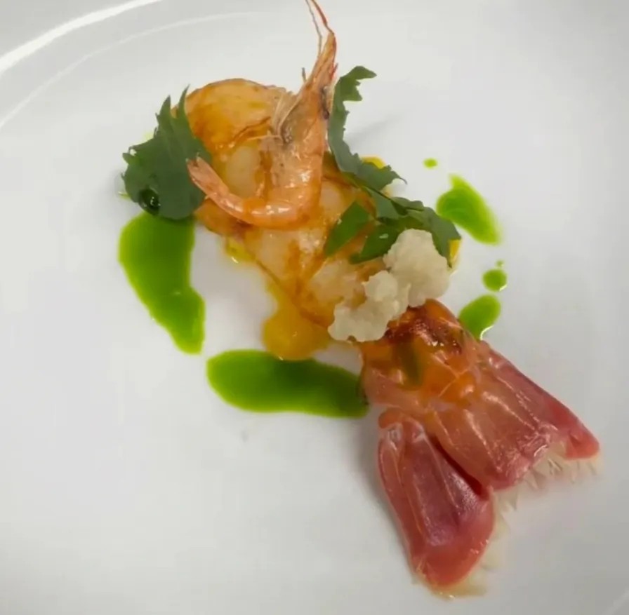 Image alt description