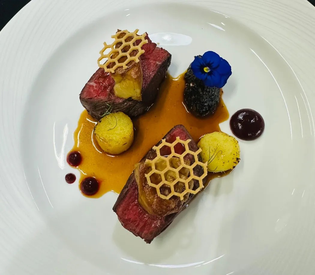 Image alt description