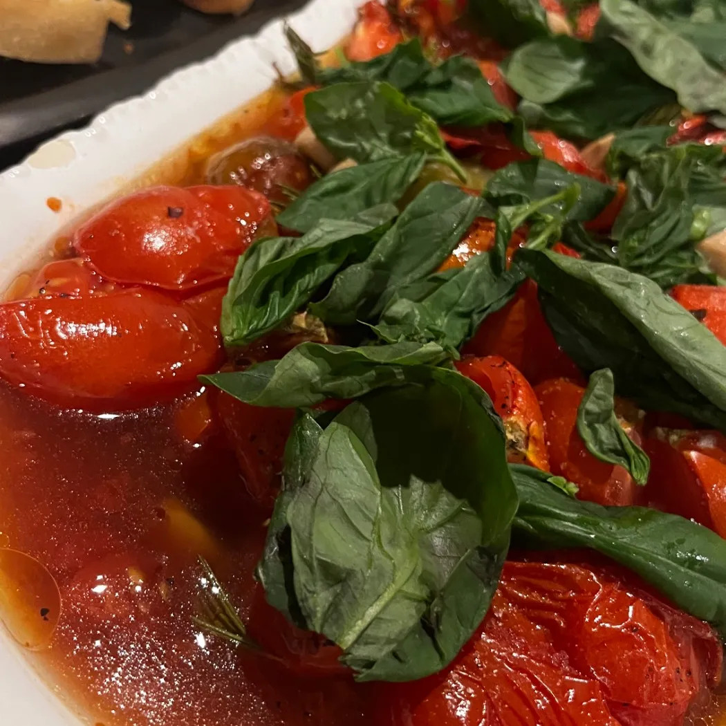 Image alt description