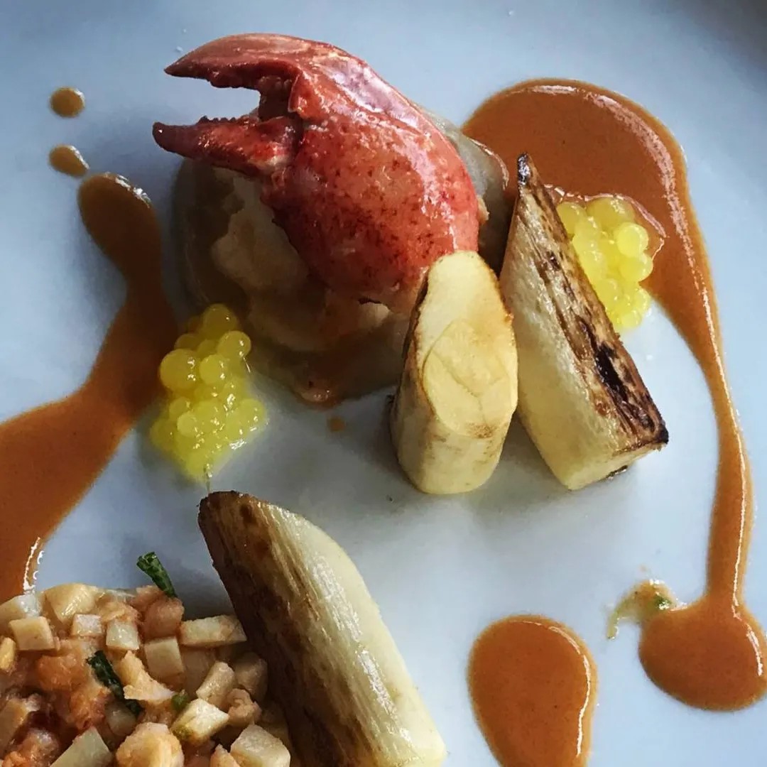 Image alt description