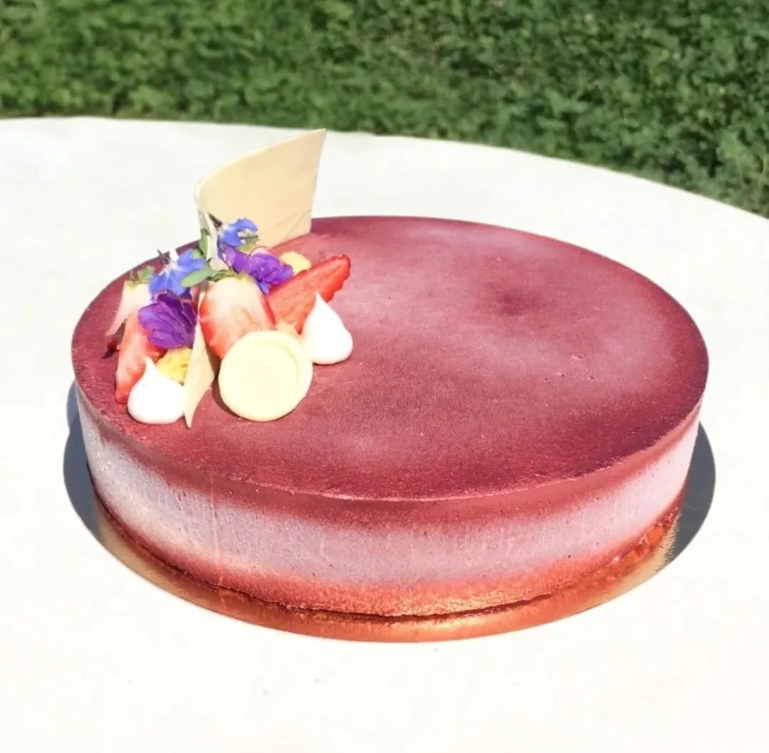 Image alt description