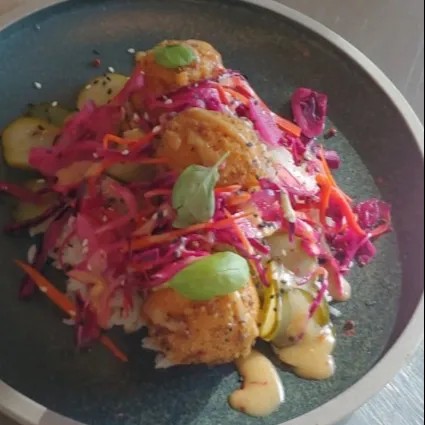 Image alt description