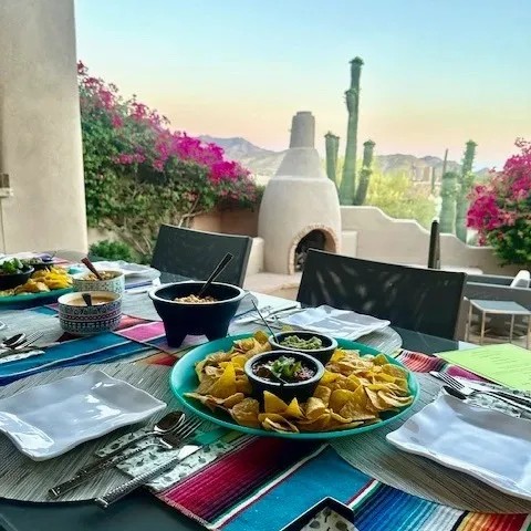 Image alt description