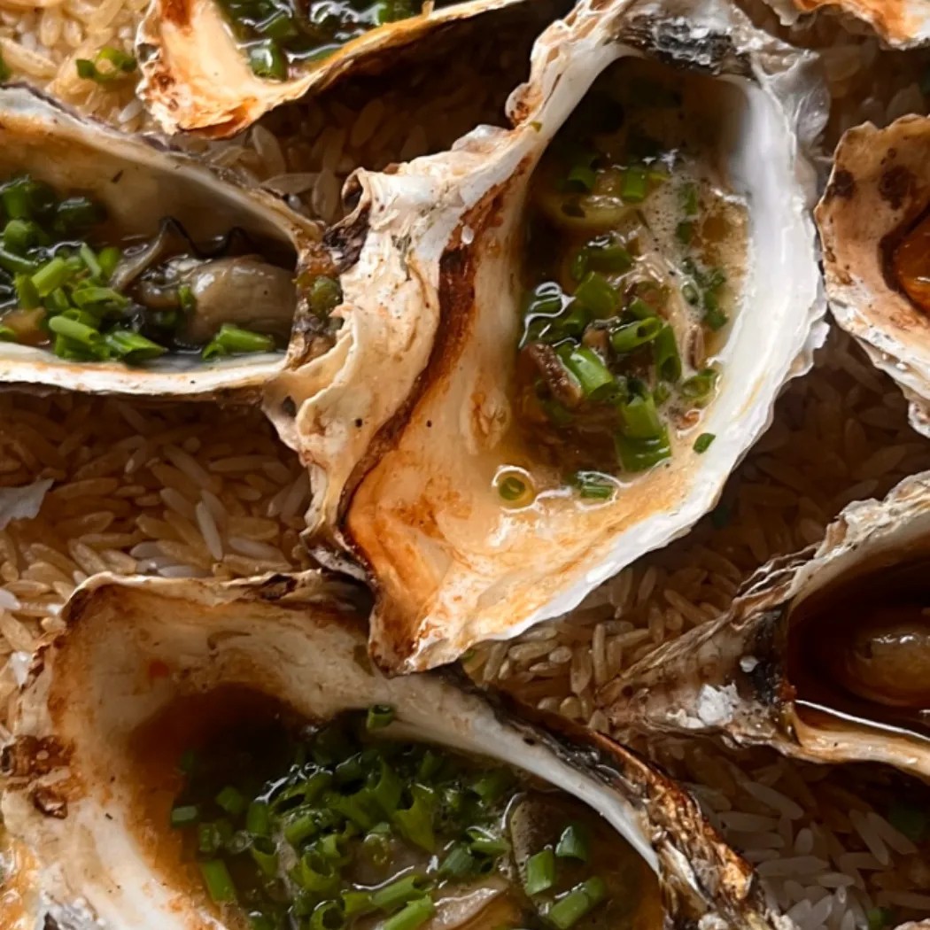 Image alt description